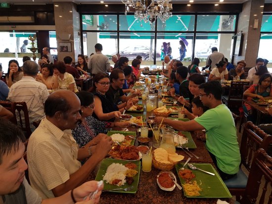 Restaurant crowd